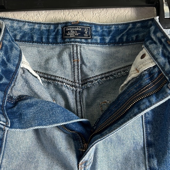 Abercrombie & Fitch Natural Rise Paneled Two Tone Raw Hem Denim Mini Skirt - Picture 8 of 10